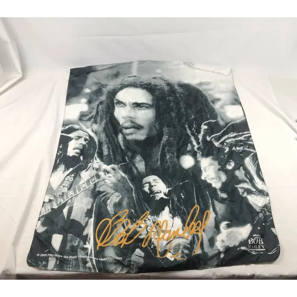 Vintage BOB MARLEY Preowned. 2005 TEXTILE POSTER FLAG reggae‎
